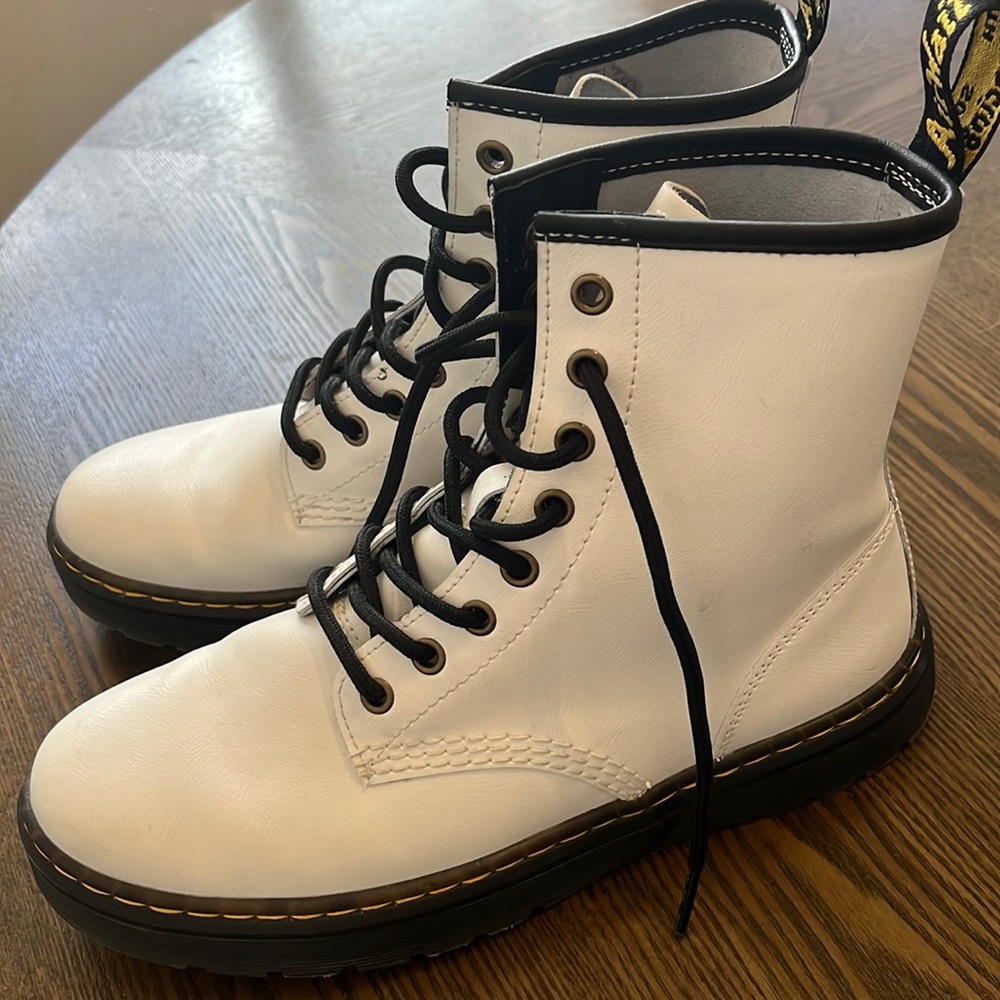 Worn once DR Marten lace ups